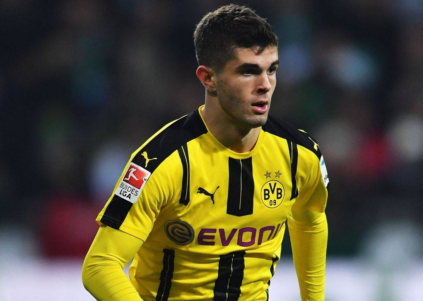 关于多特蒙德训练开放日,今夜调整名单引欢呼,欧冠在即,训练强度明显提升的信息